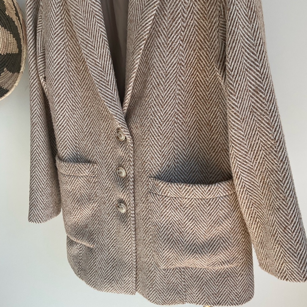 Pilcro from Anthropologie Brushed Herringbone Blazer Size Medium Cream and Beige - Picture 9 of 16